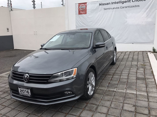 601492-MLM46638735356_072021 Volkswagen Jetta 4 Puertas