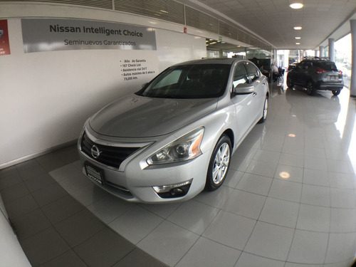 Nissan Altima 4 Puertas