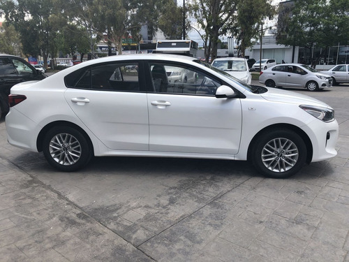 743538-MLM46638729340_072021 Kia Rio 4 Puertas