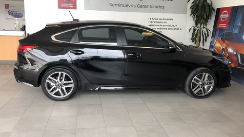 838376-MLM46664716317_072021 Kia Forte 5 Puertas
