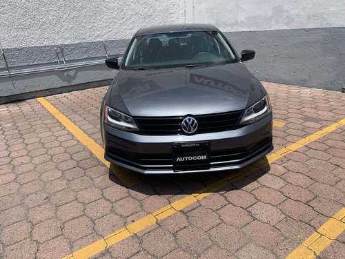 904060-MLM46604100428_072021 Volkswagen Jetta 4 Puertas