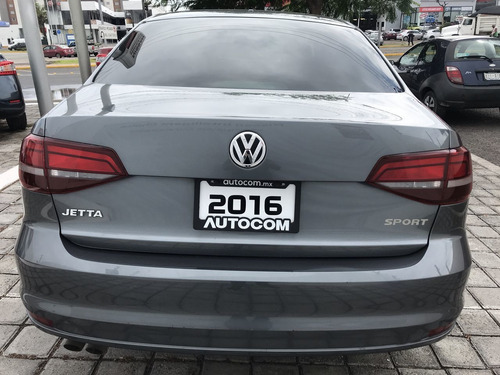 http://http2.mlstatic.com/D_951573-MLM46638735366_072021-O.jpg Volkswagen Jetta 4 Puertas