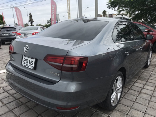 975784-MLM46638735363_072021 Volkswagen Jetta 4 Puertas