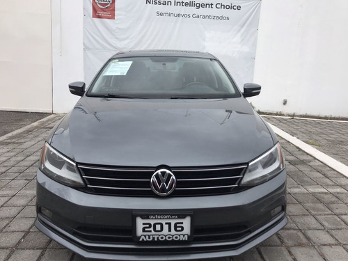 993929-MLM46638735370_072021 Volkswagen Jetta 4 Puertas